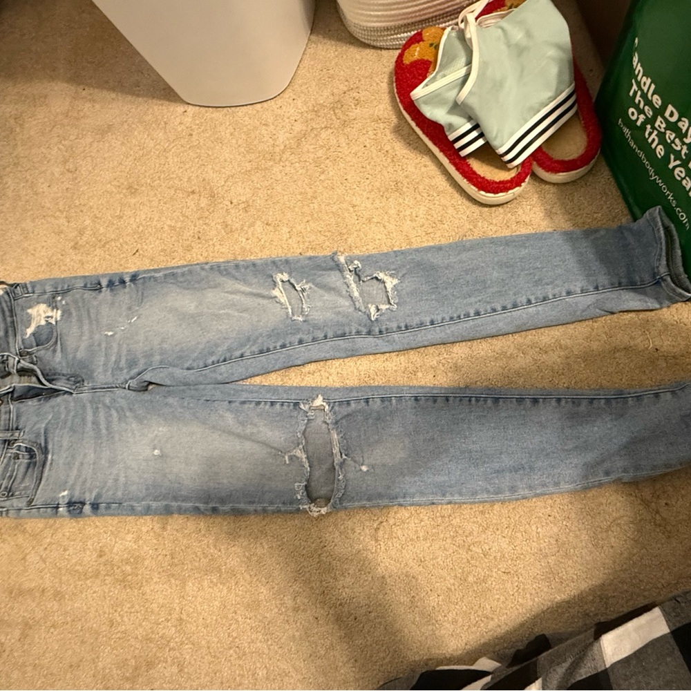 American Eagle Outfitters Light Blue Distressed Skinny Jeans